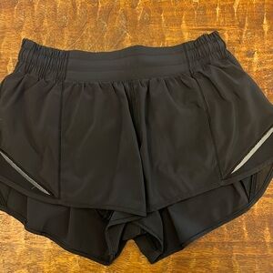 Lululemon Hotty Hot 2.5” Shorts